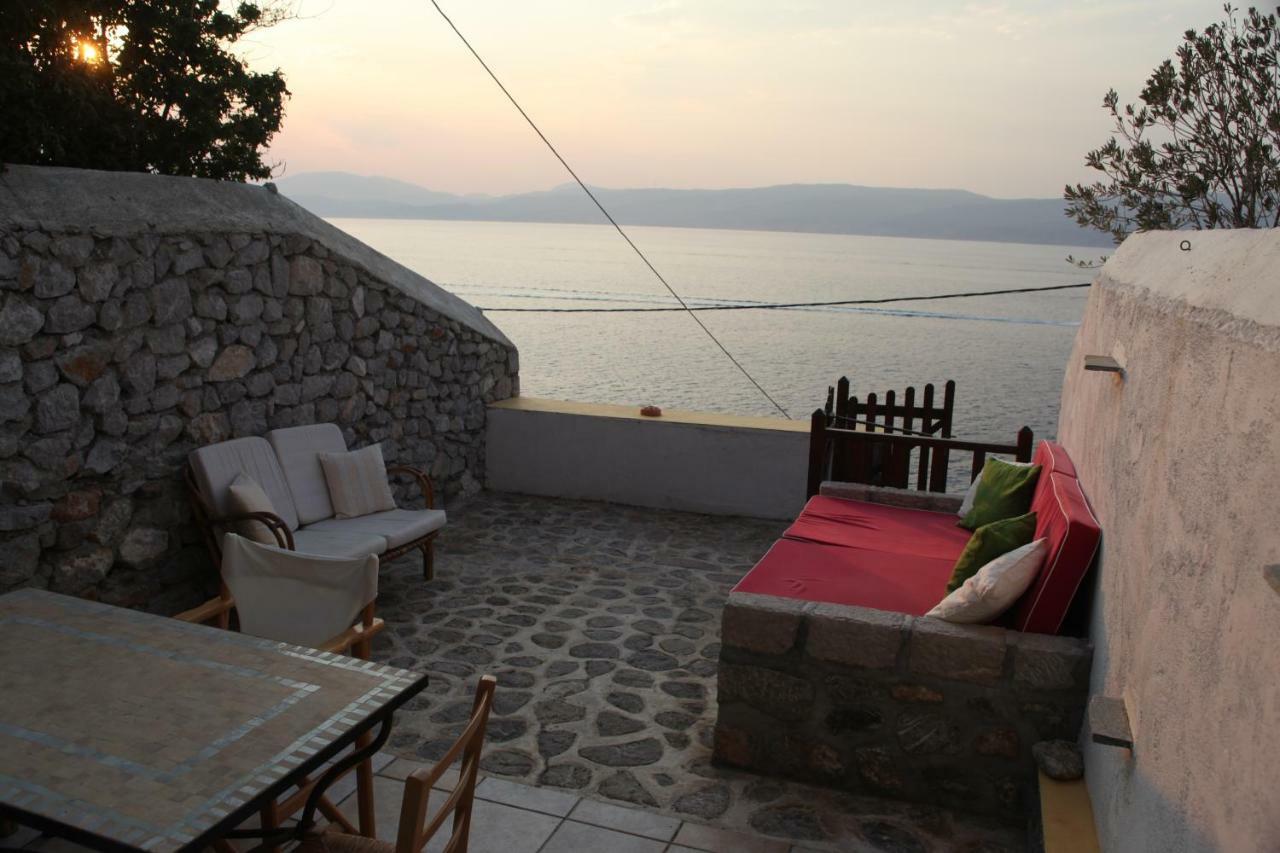 Alkioni Stone House Vila Hidra Exterior foto